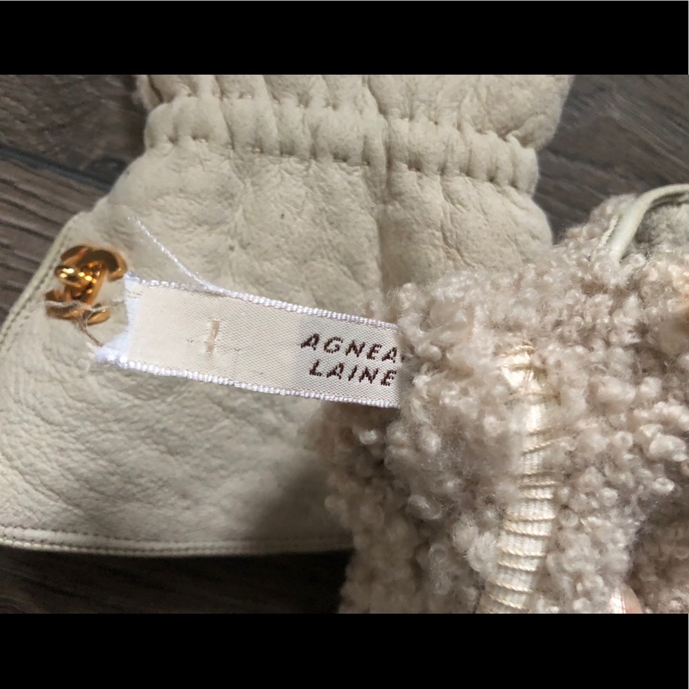 Vintage Chanel beige shearling gloves - Picture 6 of 6